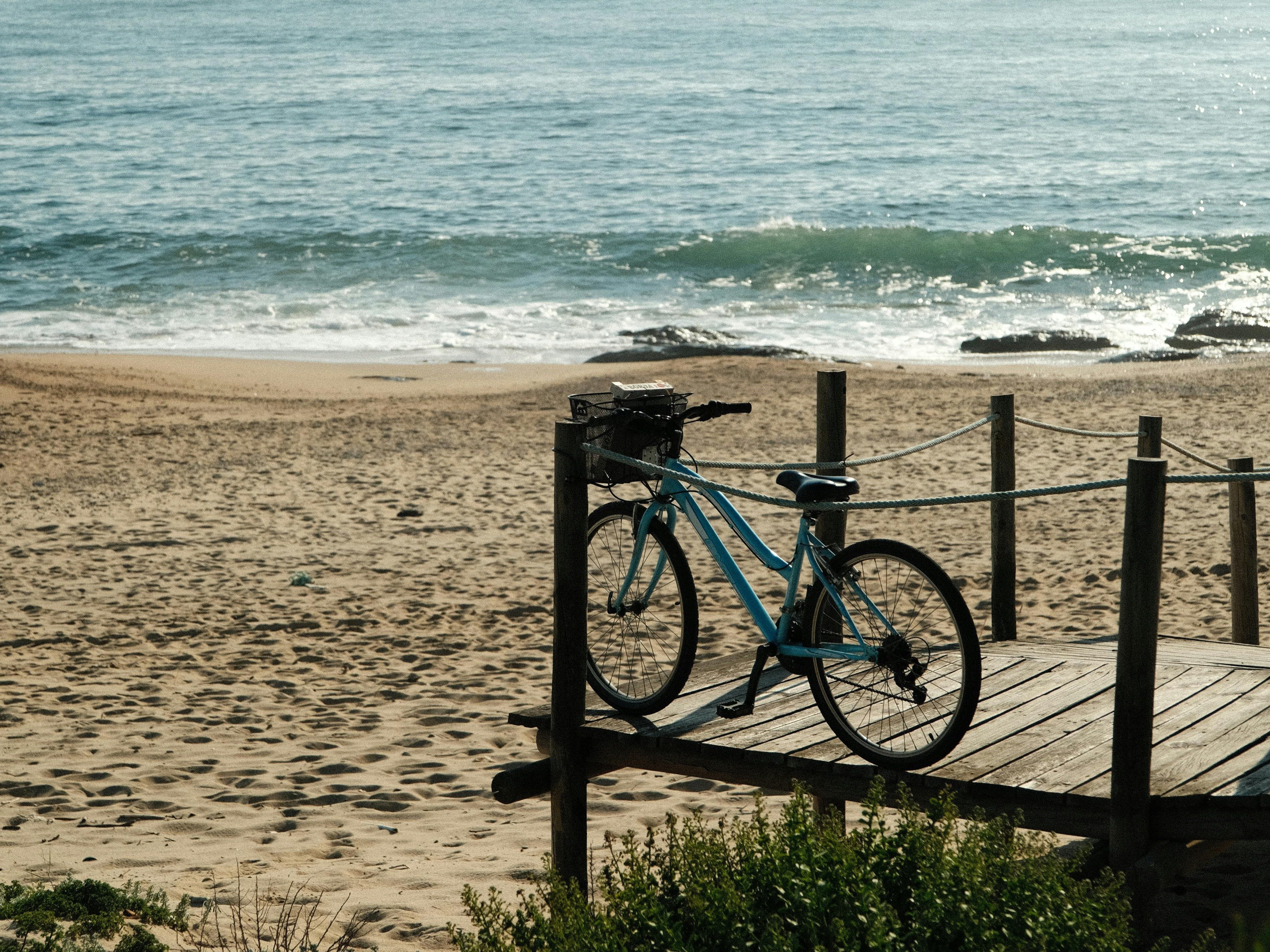 Bicicletta sul lungomare del Poetto