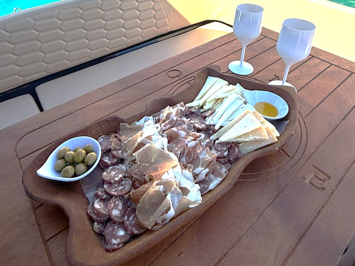 Relax a bordo durante il tour alla Sella del Diavolo